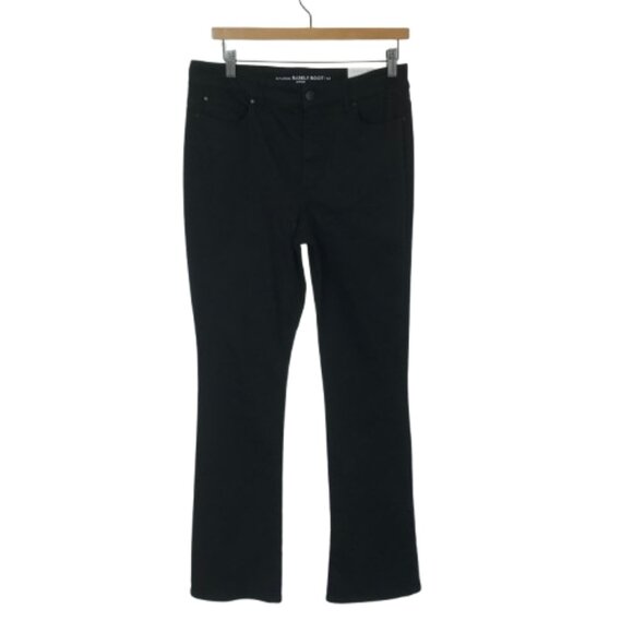 NWT Chico's Women Size 6 6x32 Black The Platinum Barely Bootcut Stretch Jean NEW - Picture 1 of 3